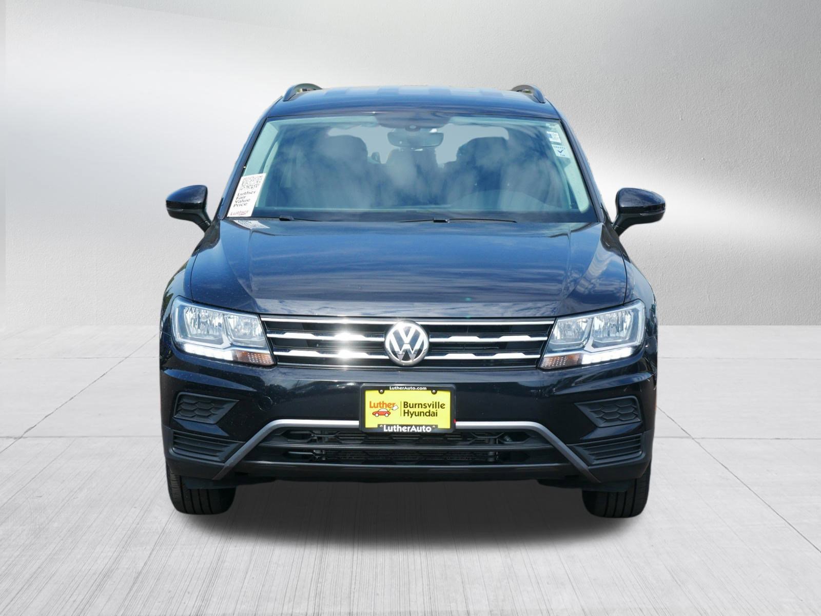 Used 2019 Volkswagen Tiguan SE with VIN 3VV2B7AX3KM060282 for sale in Burnsville, Minnesota