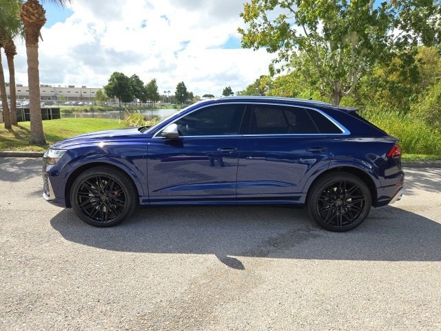 2021 Audi RS Q8 photo 2