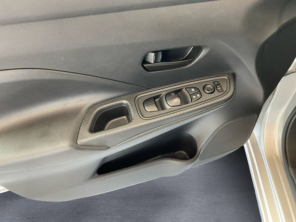 2020 Nissan Versa 1.6 S photo 7
