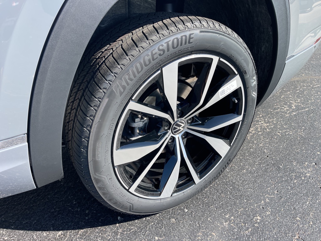 2026 Volkswagen Atlas SEL Premium R-Line photo 14