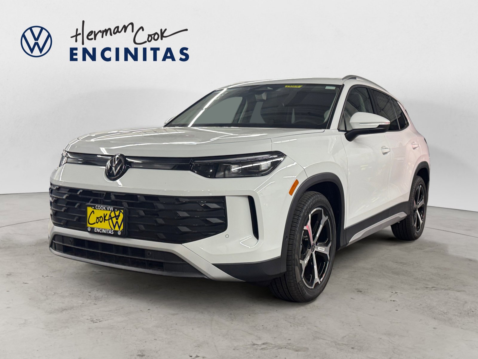 2026 Volkswagen Tiguan SE's photo