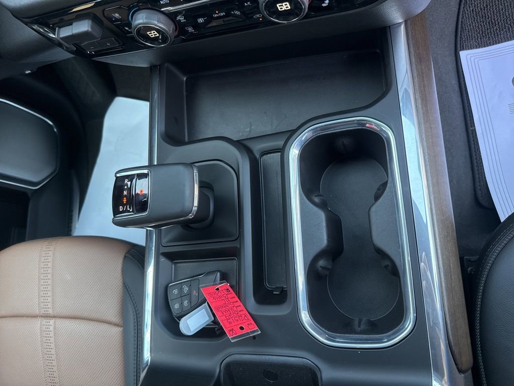 2024 Chevrolet Silverado 1500 High Country photo 18