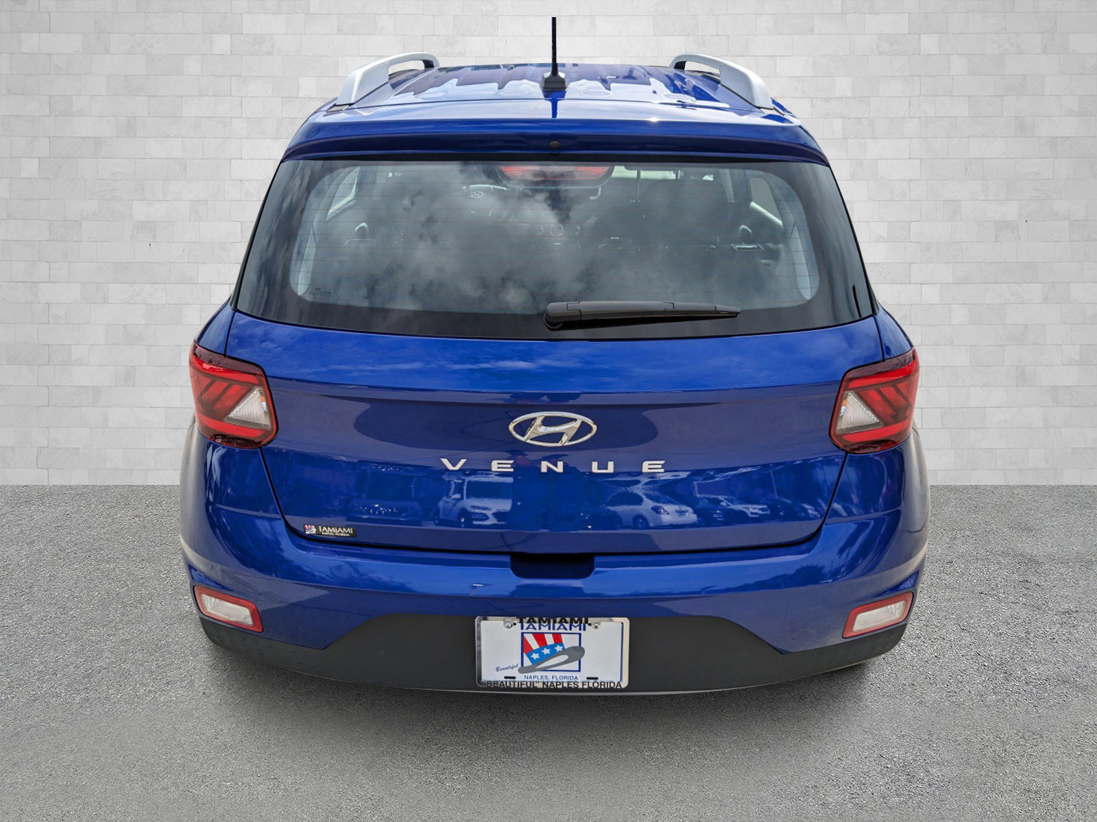 2025 Hyundai Venue SEL photo 3