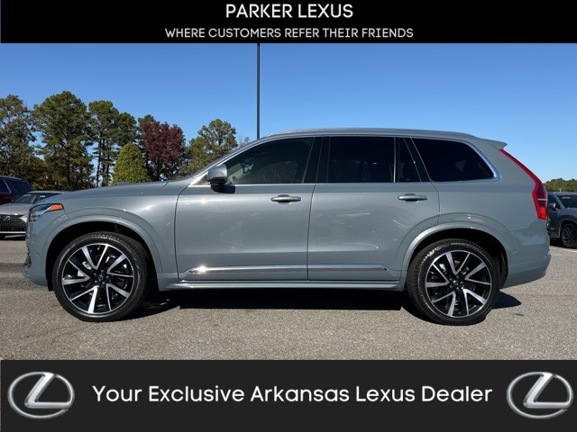 2023 Volvo XC90 Plus's photo