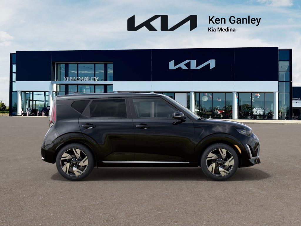 2025 Kia Soul GT-Line photo 3