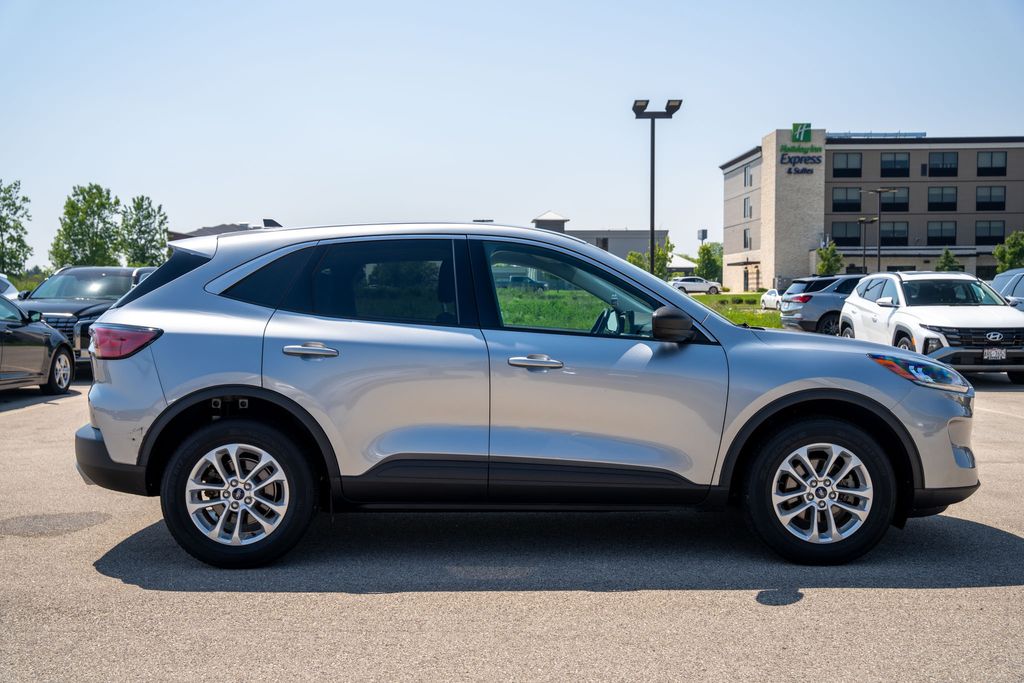 2022 Ford Escape SE photo 8