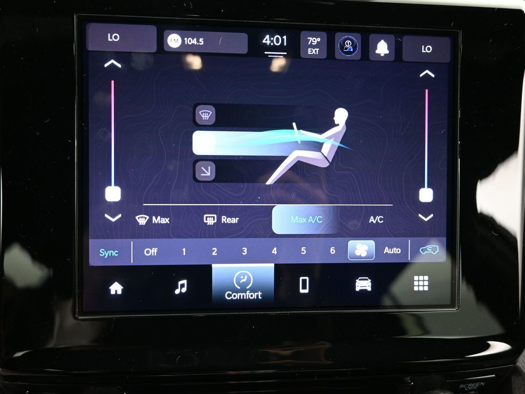 2025 Jeep Grand Cherokee Laredo photo 13