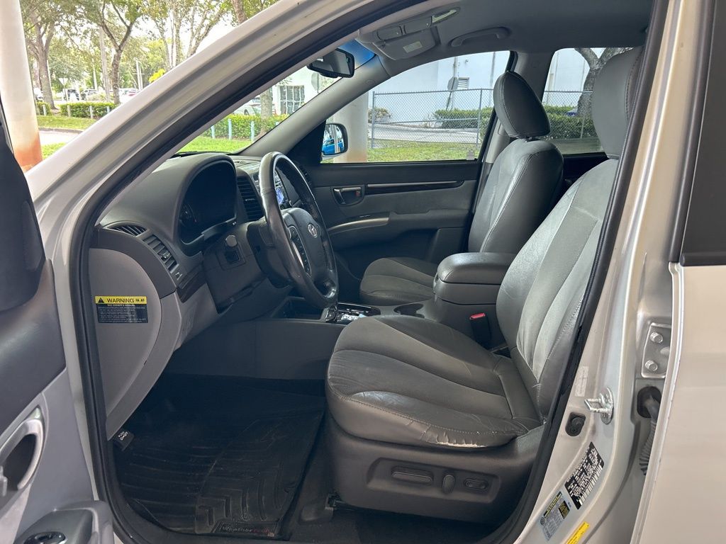 2012 Hyundai Santa Fe SE photo 3