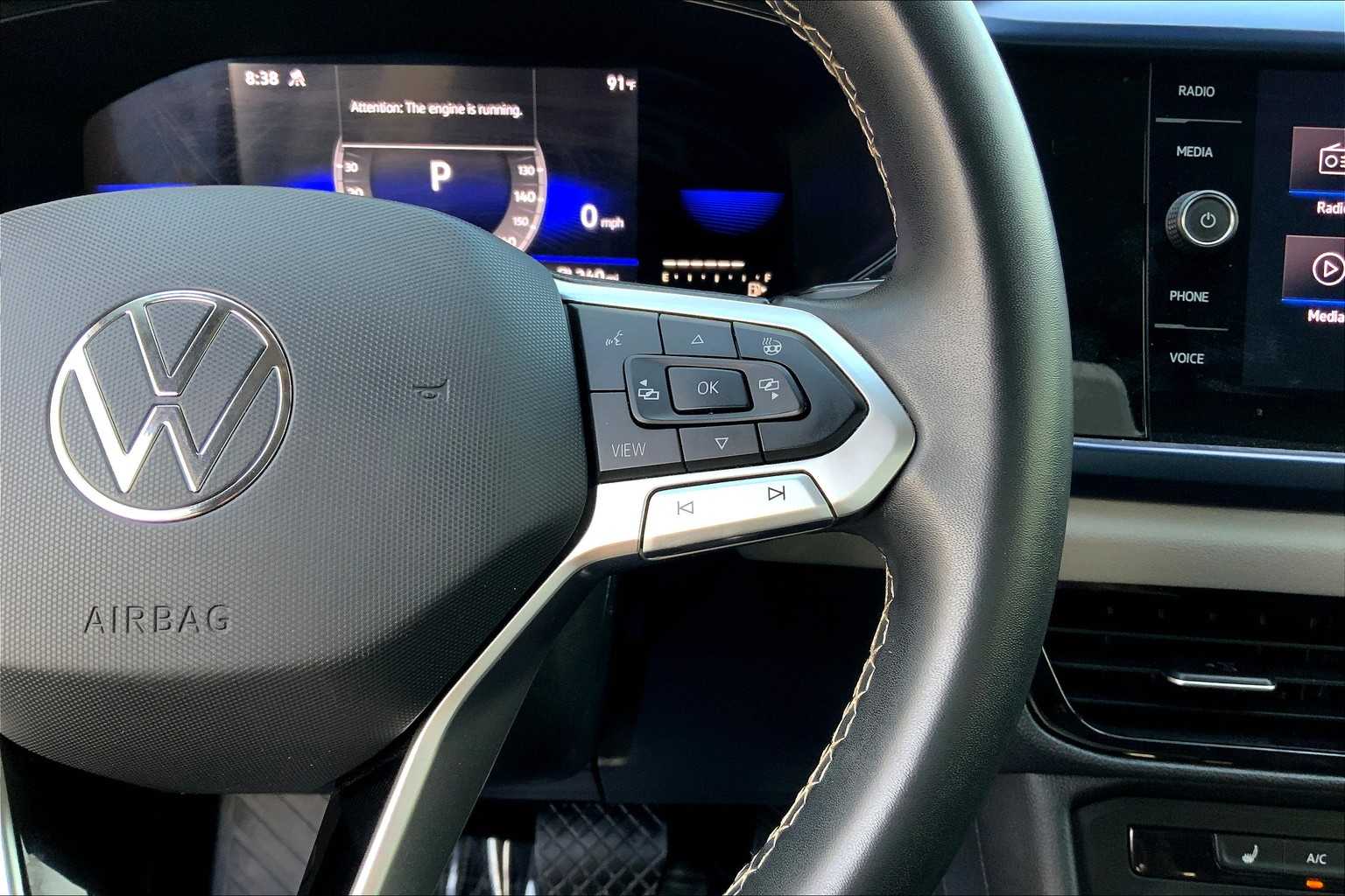 2022 Volkswagen Taos SE photo 23