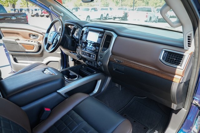 2018 Nissan Titan Platinum Reserve photo 33