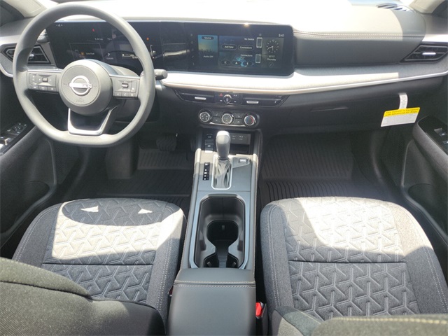 2025 Nissan Kicks SV photo 9