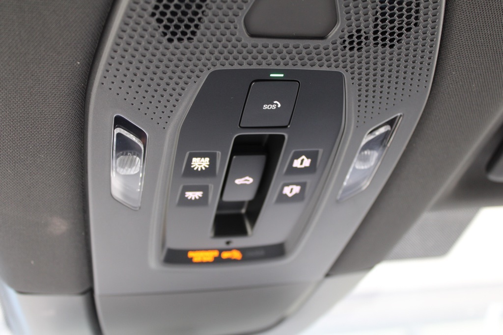 2025 Porsche Macan Electric photo 35