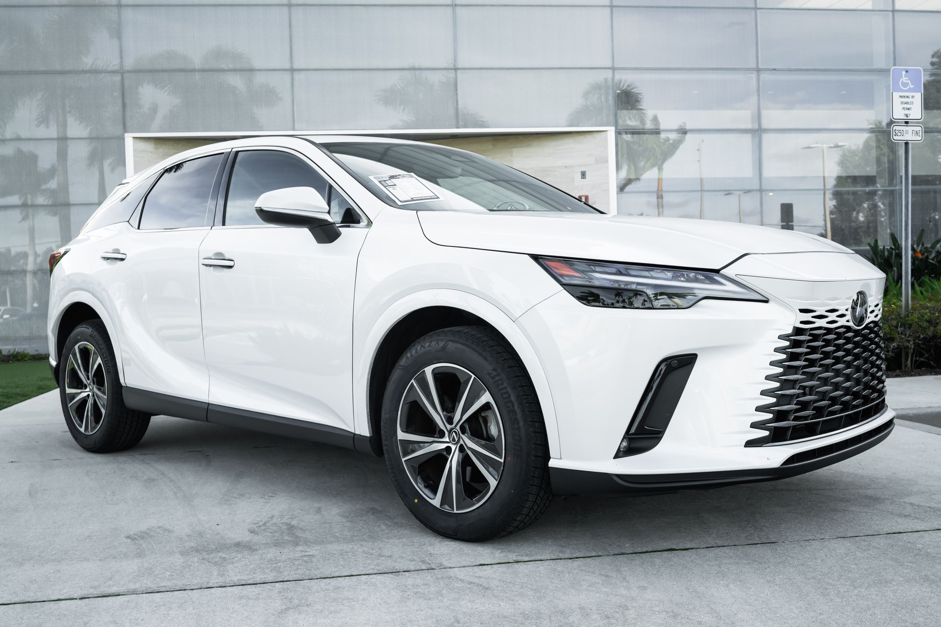 2023 Lexus RX 350 Premium photo 2