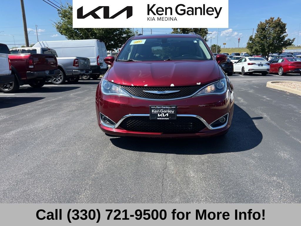2018 Chrysler Pacifica Touring Plus photo 4