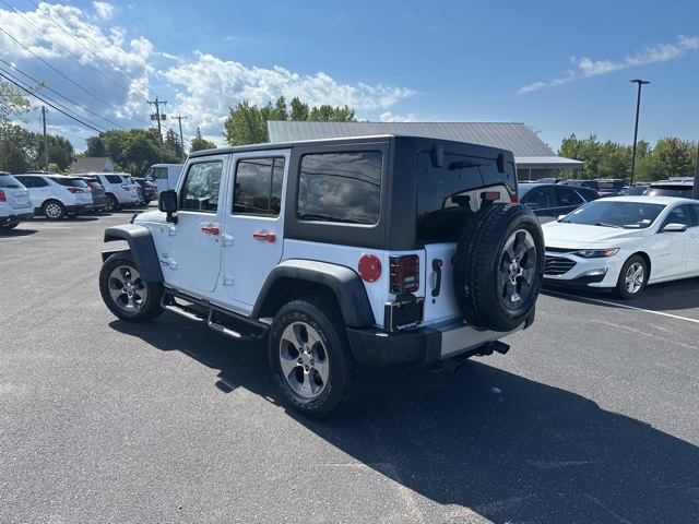 2018 Jeep Wrangler Unlimited Sahara photo 5