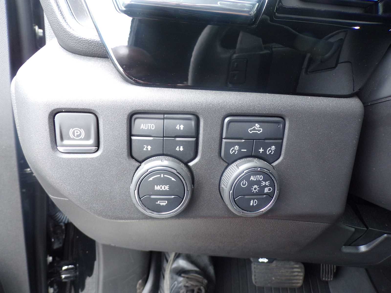 2024 Chevrolet Silverado 1500 LT Trail Boss photo 15