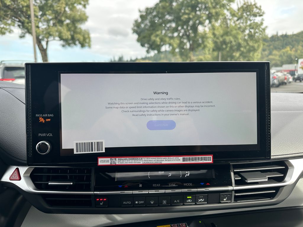 2025 Toyota Sienna XLE photo 17