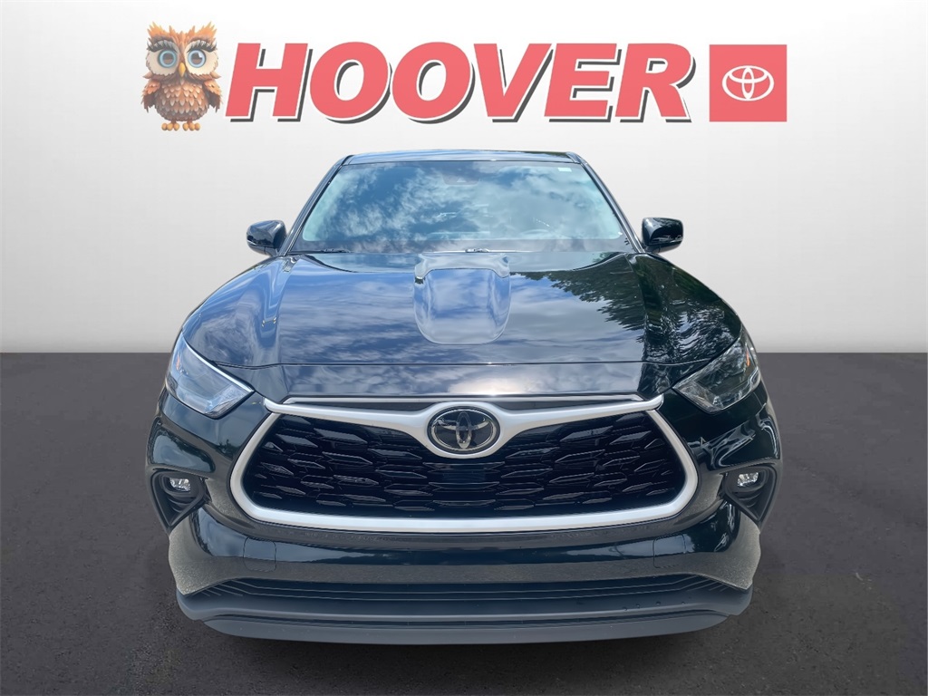2024 Toyota Highlander LE photo 2
