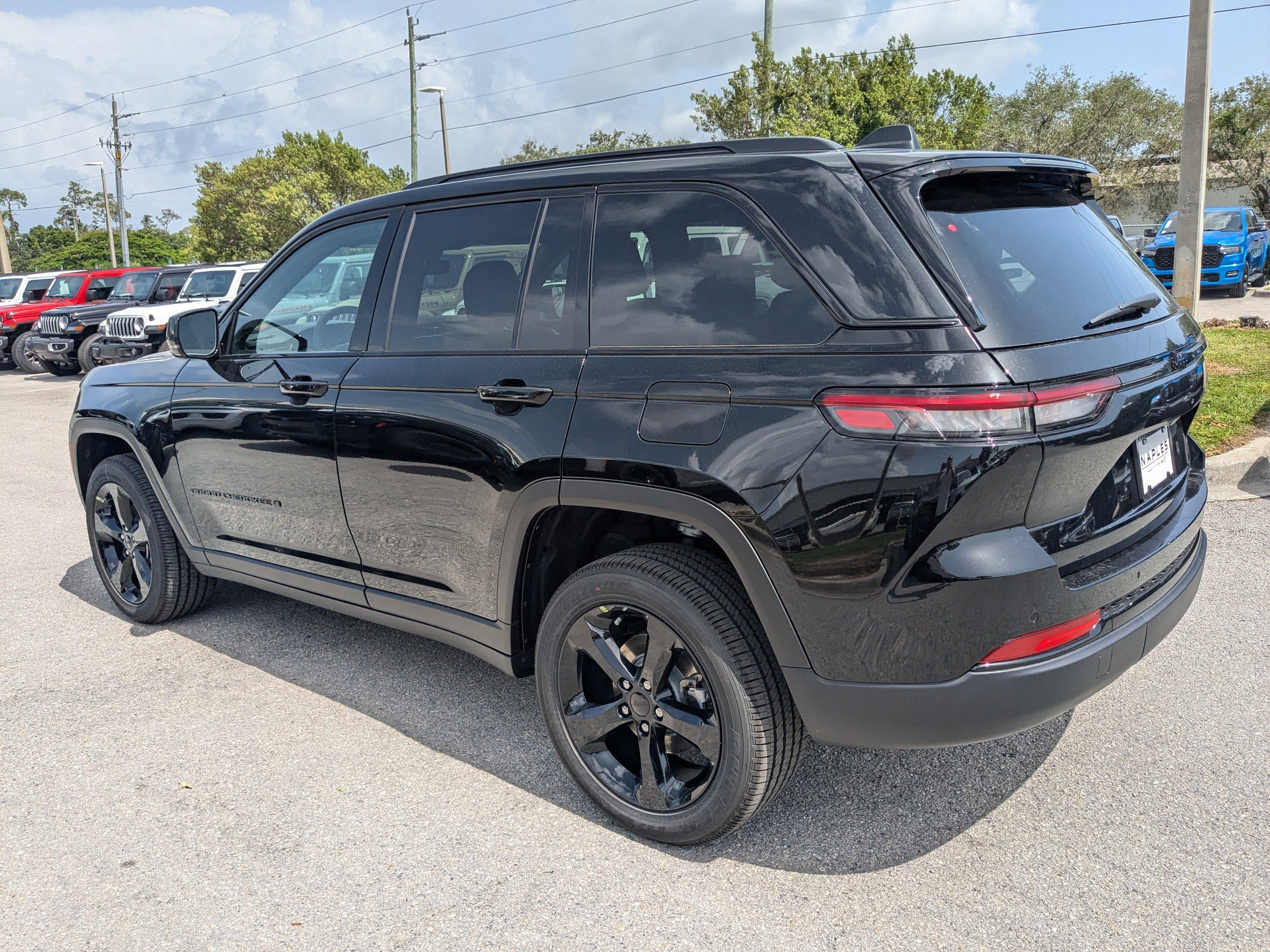 2025 Jeep Grand Cherokee Altitude X photo 4