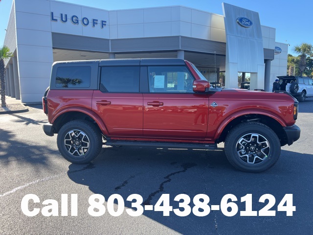 2024 Ford Bronco Outer Banks photo 2