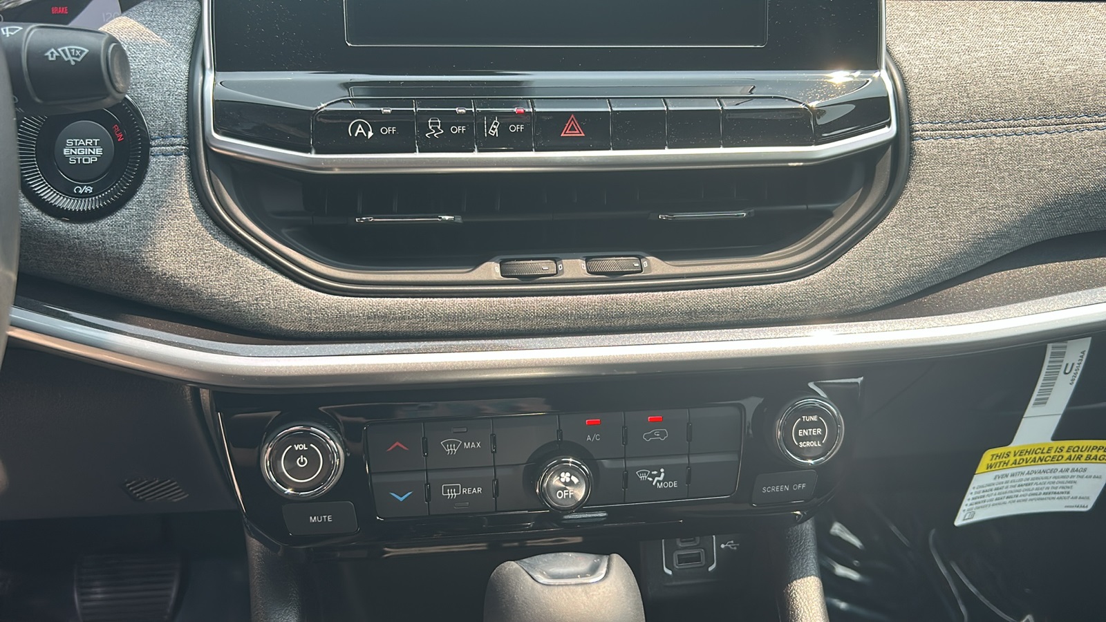 2025 Jeep Compass Latitude photo 22