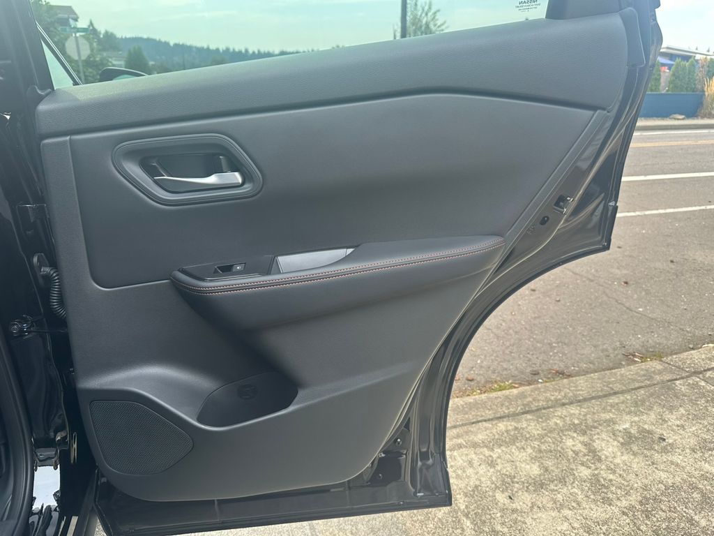 2026 Nissan Rogue SV photo 27