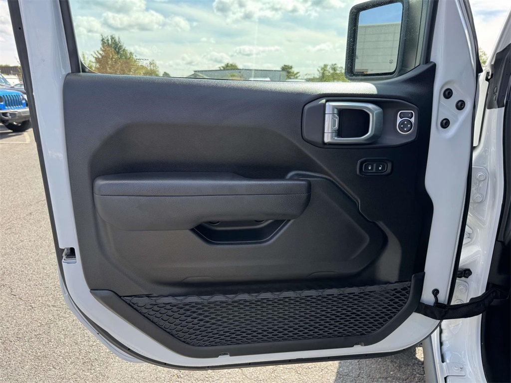 2024 Jeep Gladiator Mojave photo 24