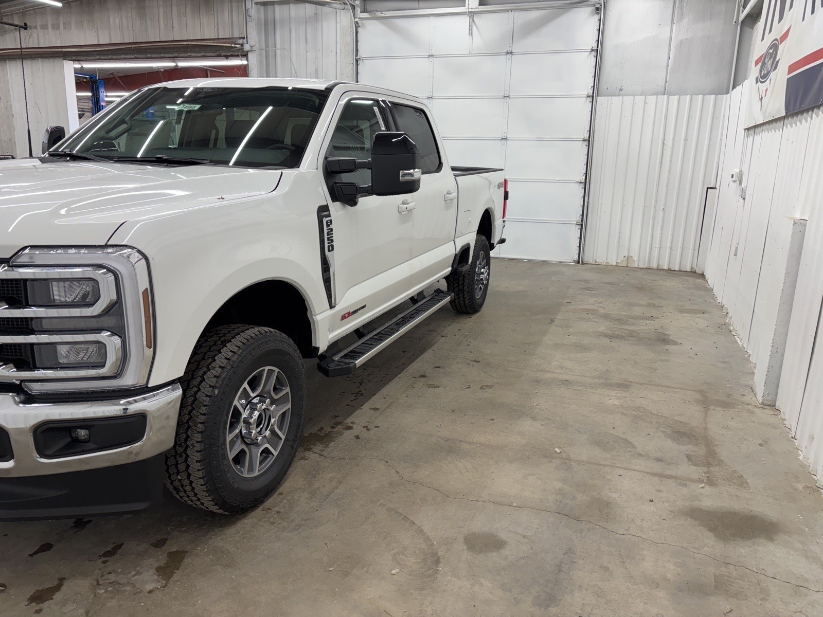 2025 Ford F-250 Lariat photo 4