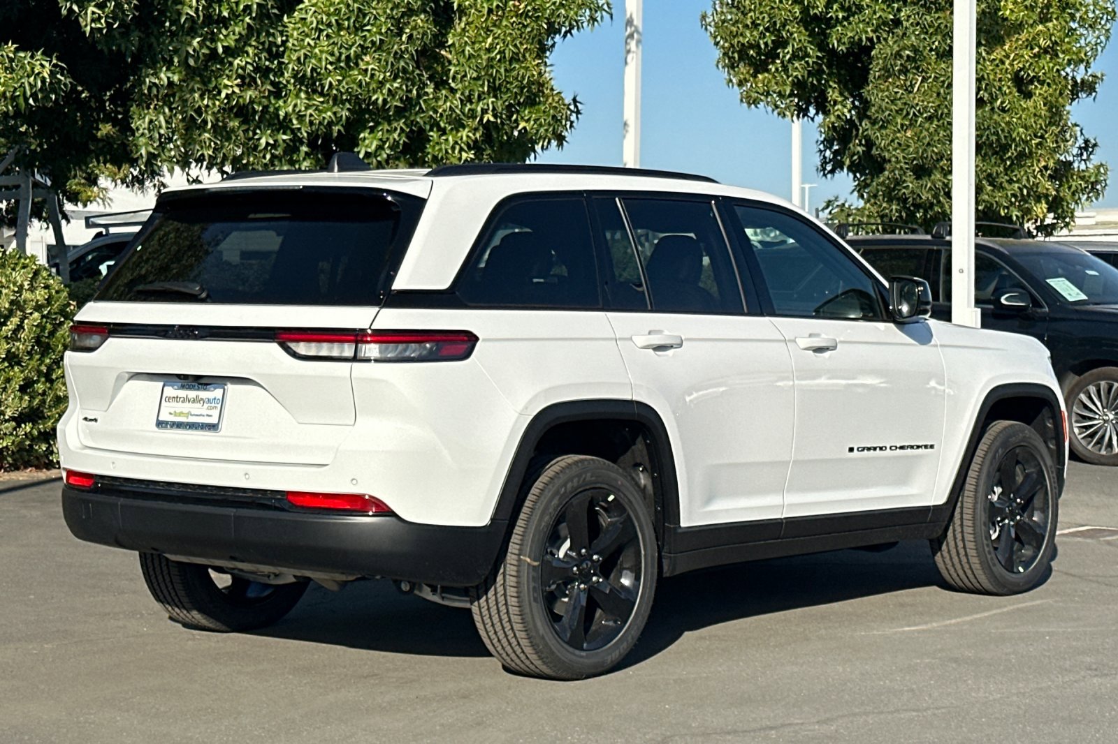 2025 Jeep Grand Cherokee Altitude X photo 4