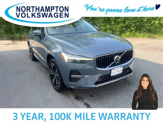 2022 Volvo XC60 B5 Momentum photo 4