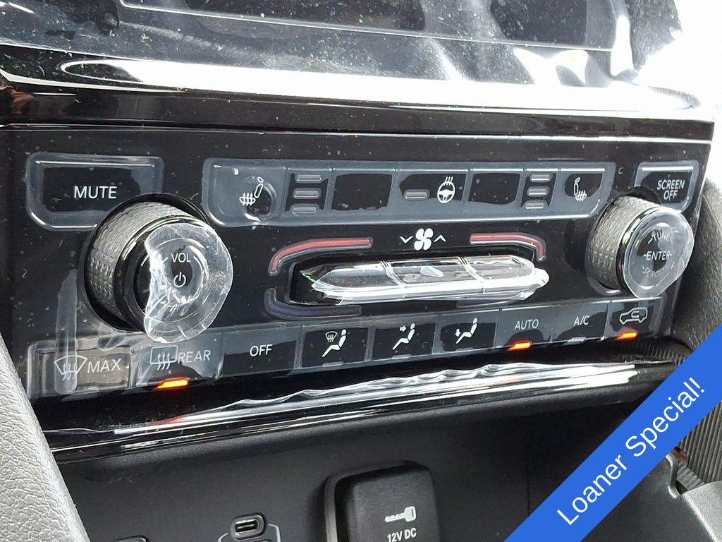 2025 Jeep Grand Cherokee Altitude photo 3