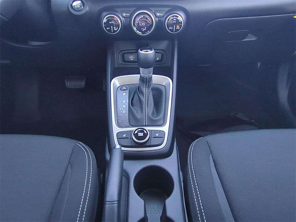 2026 Hyundai Venue SEL photo 18
