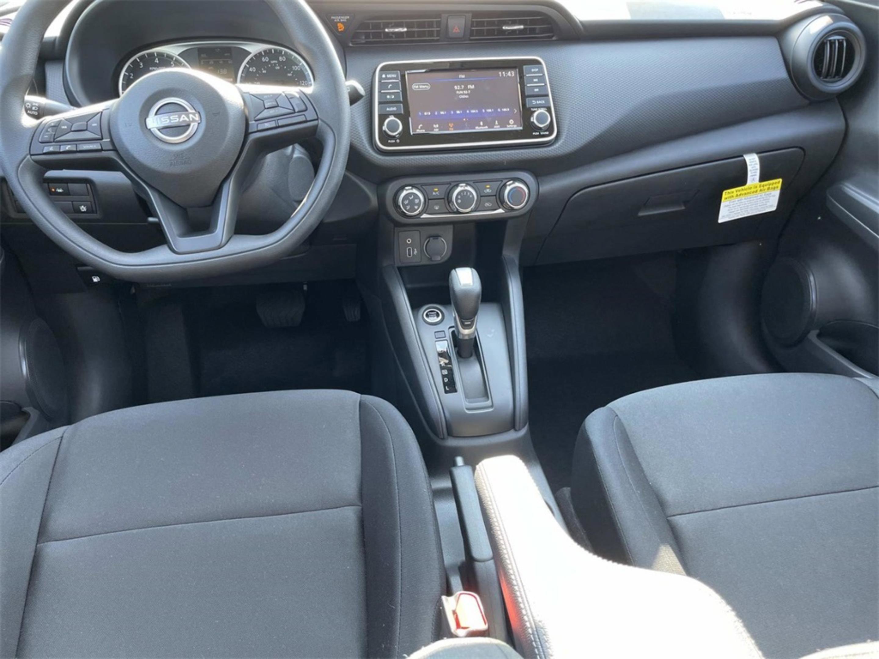 2025 Nissan Kicks Play S photo 5