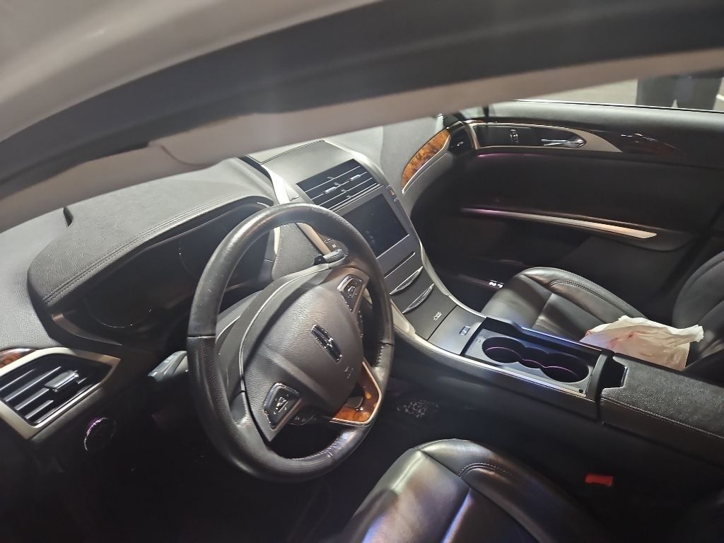 2013 Lincoln MKZ Base photo 2