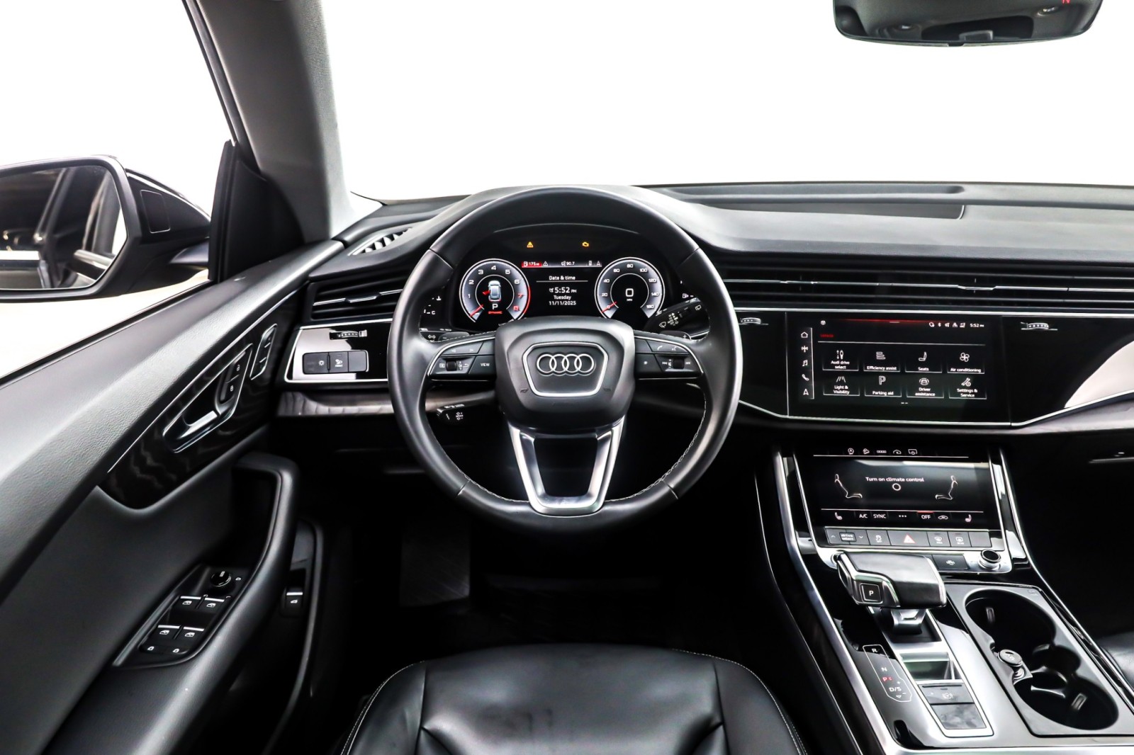 2022 Audi Q8 Premium 55 photo 4