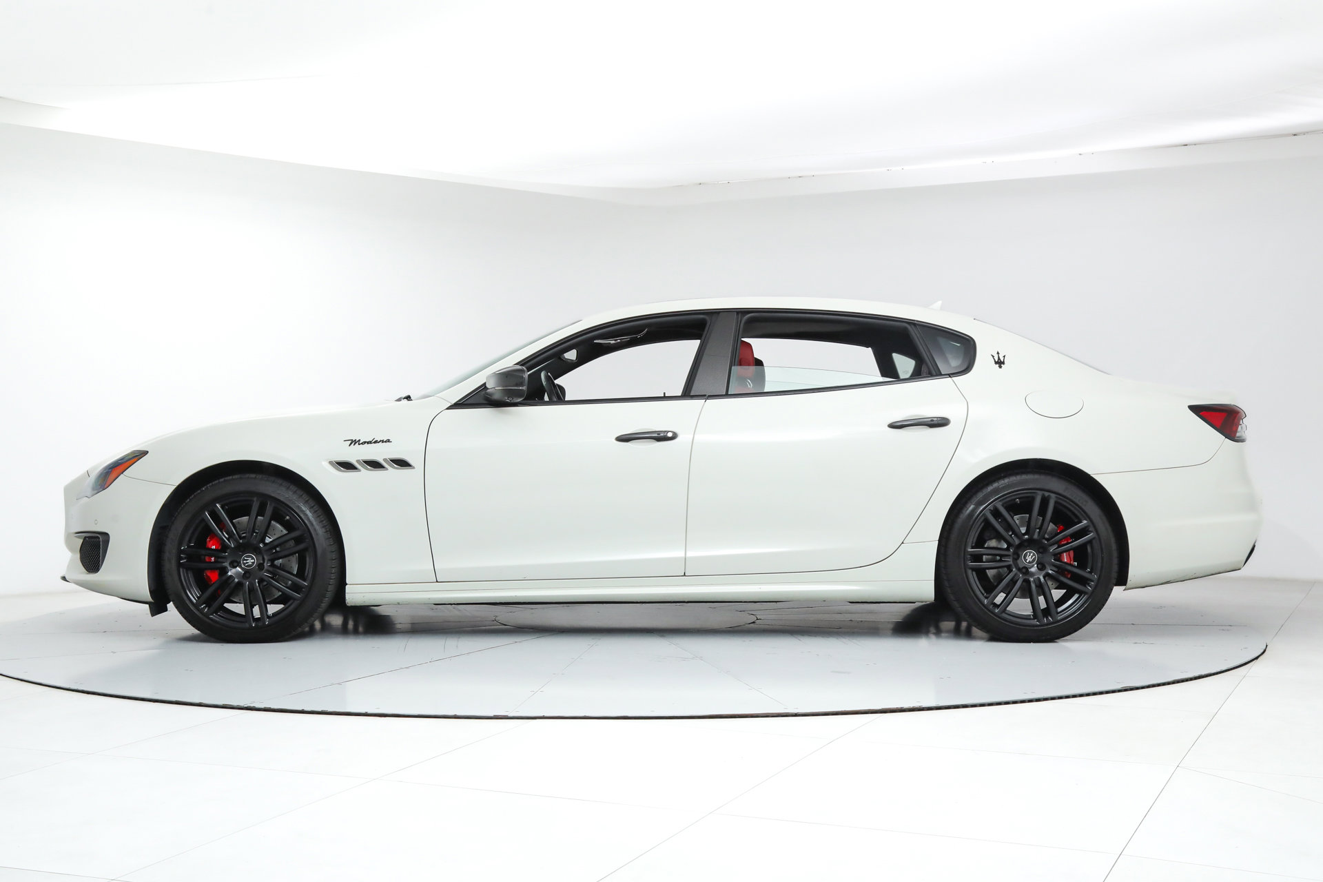 2022 Maserati Quattroporte Modena Q4 photo 2