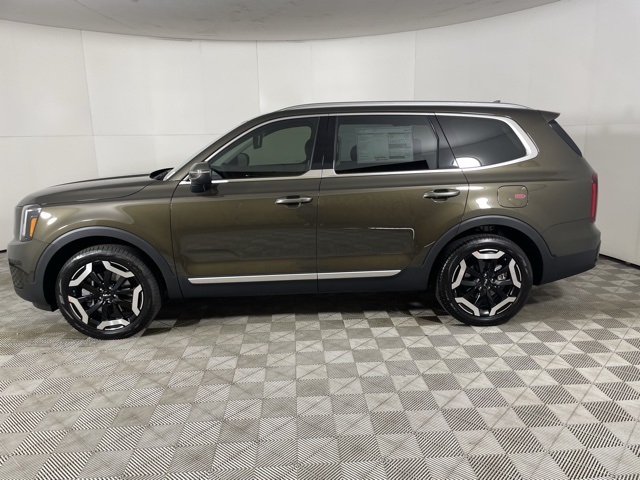 2025 Kia Telluride S photo 3