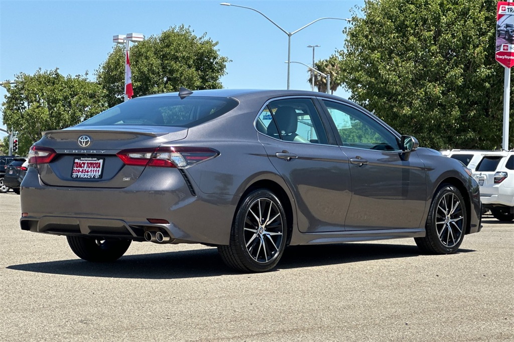 2023 Toyota Camry SE photo 3
