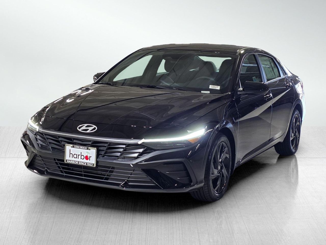 2026 Hyundai Elantra SEL Sport photo 2