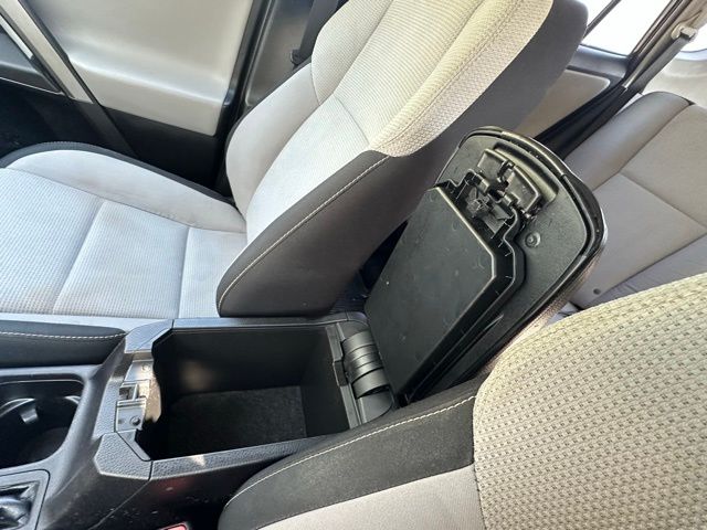 2017 Toyota RAV4 XLE photo 24