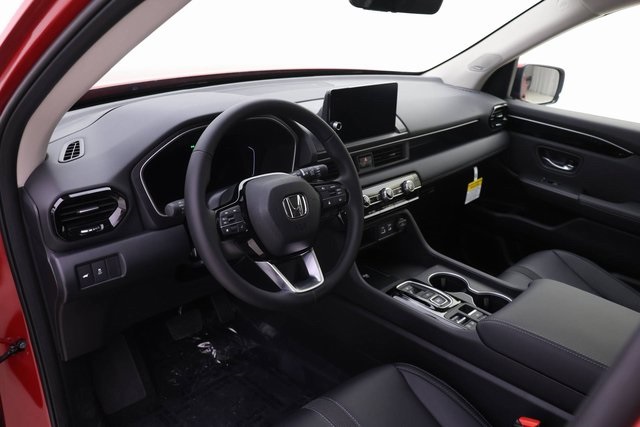 2025 Honda Pilot Touring photo 3