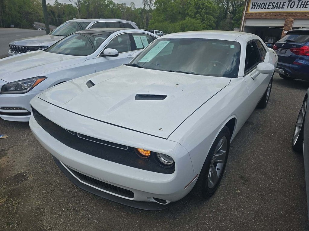 2019 Dodge Challenger SXT photo 3