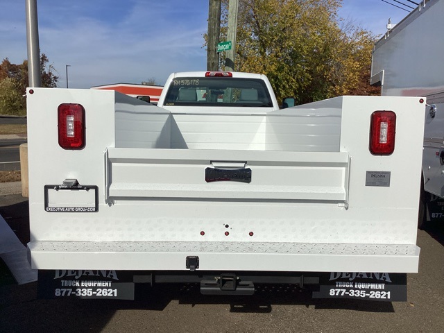 2024 Chevrolet Silverado 5500HD Work Truck photo 3