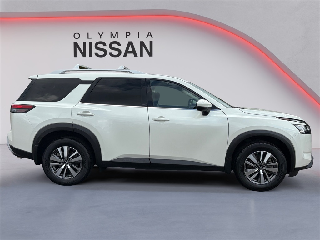 2022 Nissan Pathfinder SL photo 5