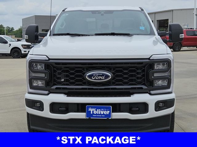 2025 Ford F-250 XL photo 3