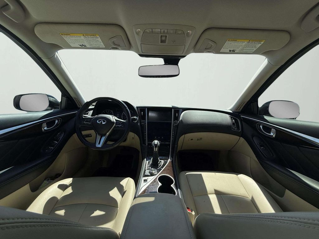 2018 Infiniti Q50 3.0t LUXE photo 11