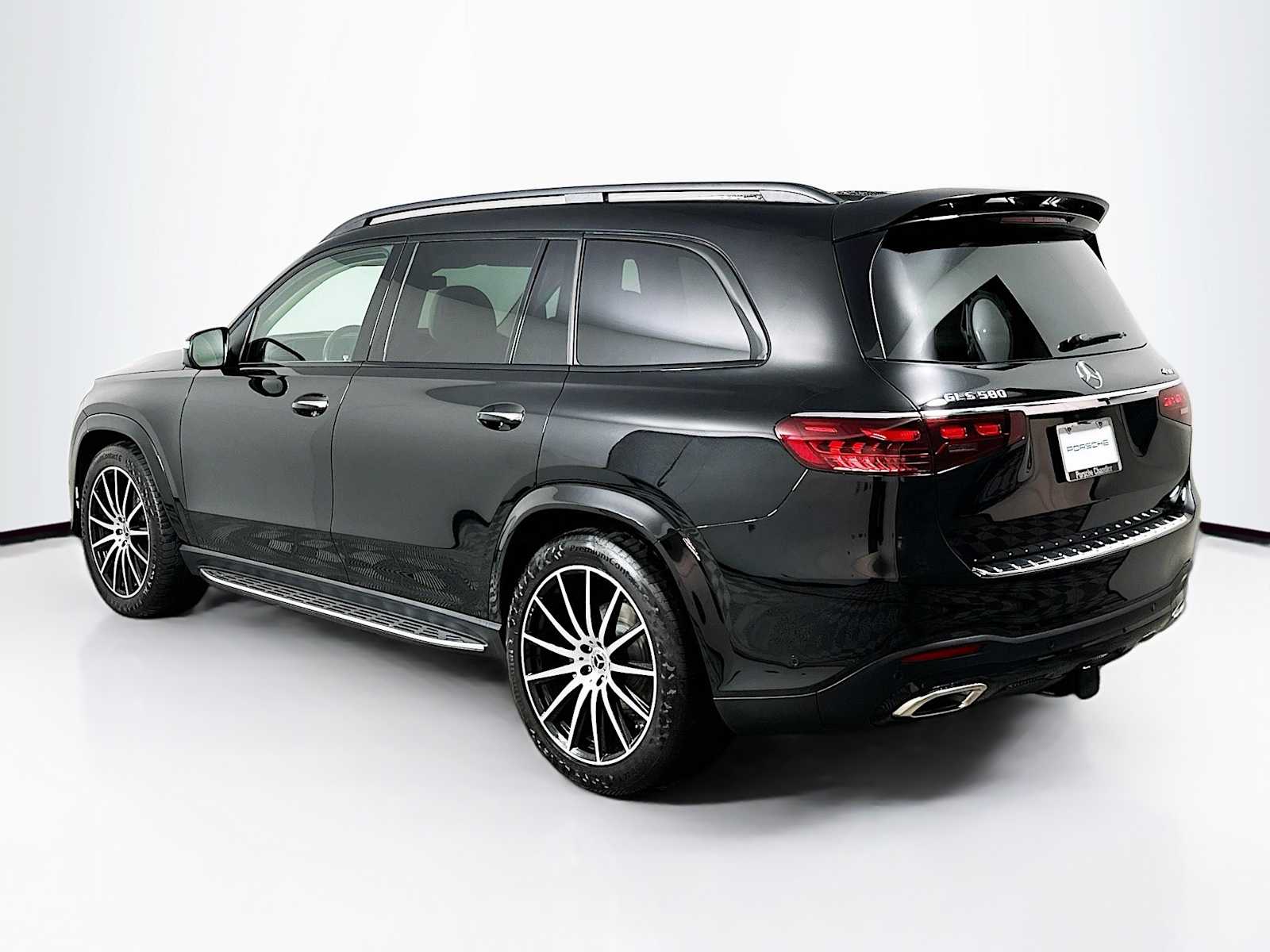 2024 Mercedes Benz GLS 580 4MATIC photo 3