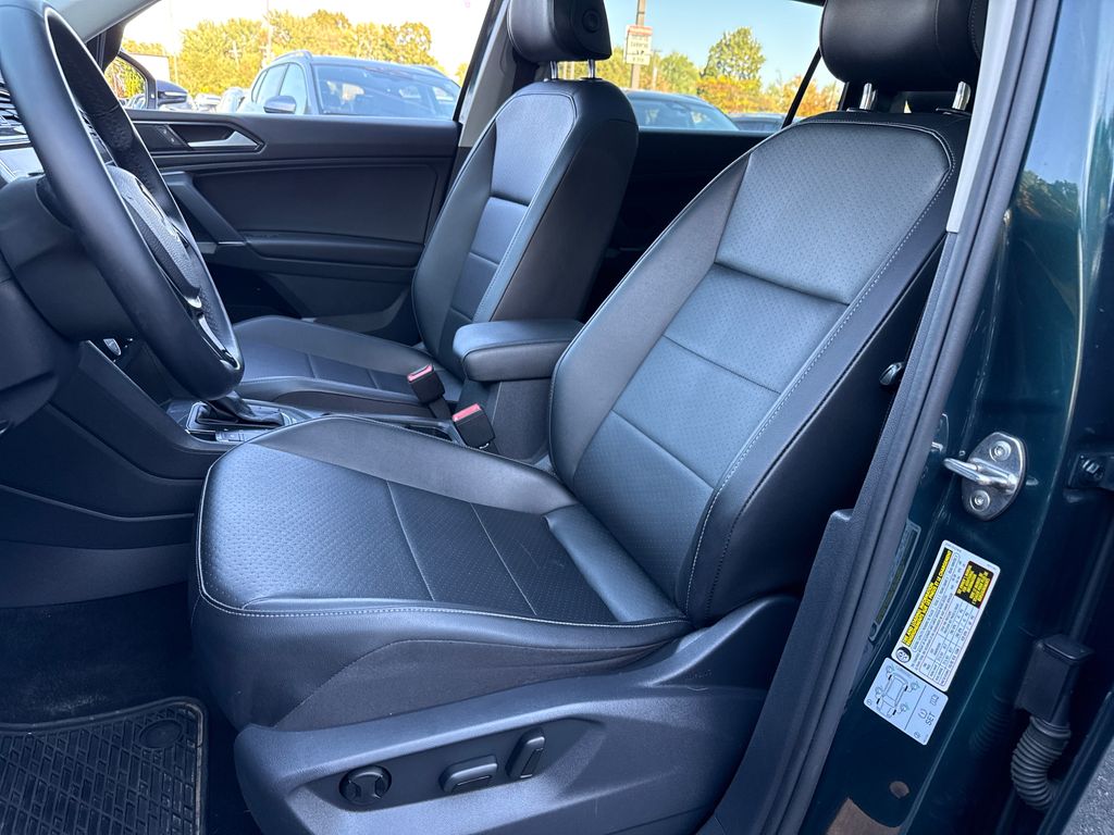 2018 Volkswagen Tiguan SE photo 3