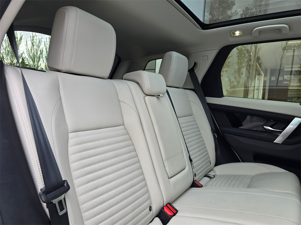 2024 Land Rover Discovery Sport S photo 28