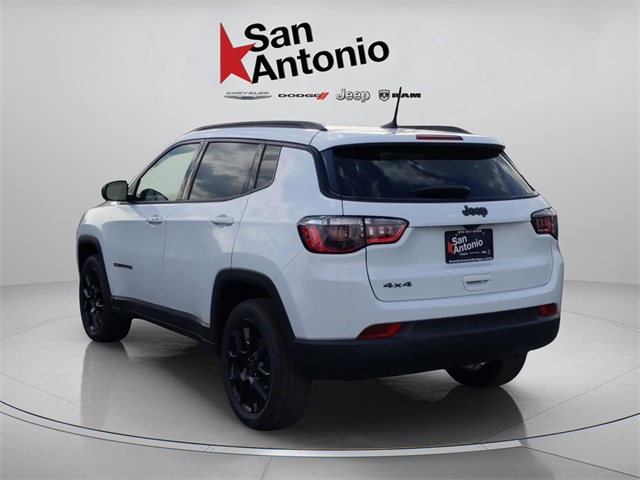 2026 Jeep Compass Latitude photo 4